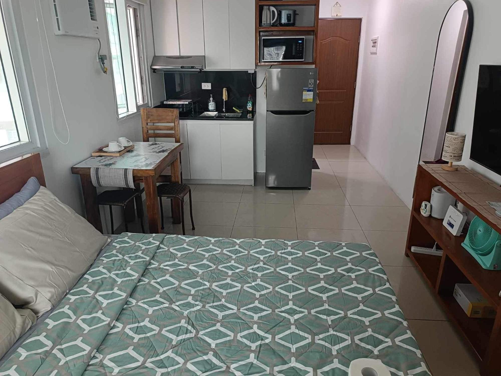 Avery Condo Suite At The Beacon Makati Makati City Esterno foto