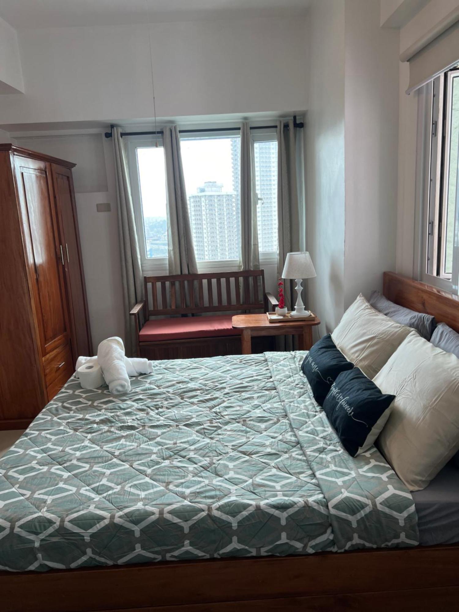 Avery Condo Suite At The Beacon Makati Makati City Esterno foto